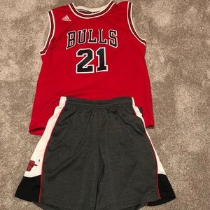 Bulls jersey with bulls shorts